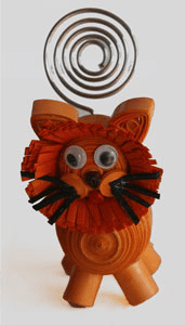 Lion-shaped paper craft with spiral holder